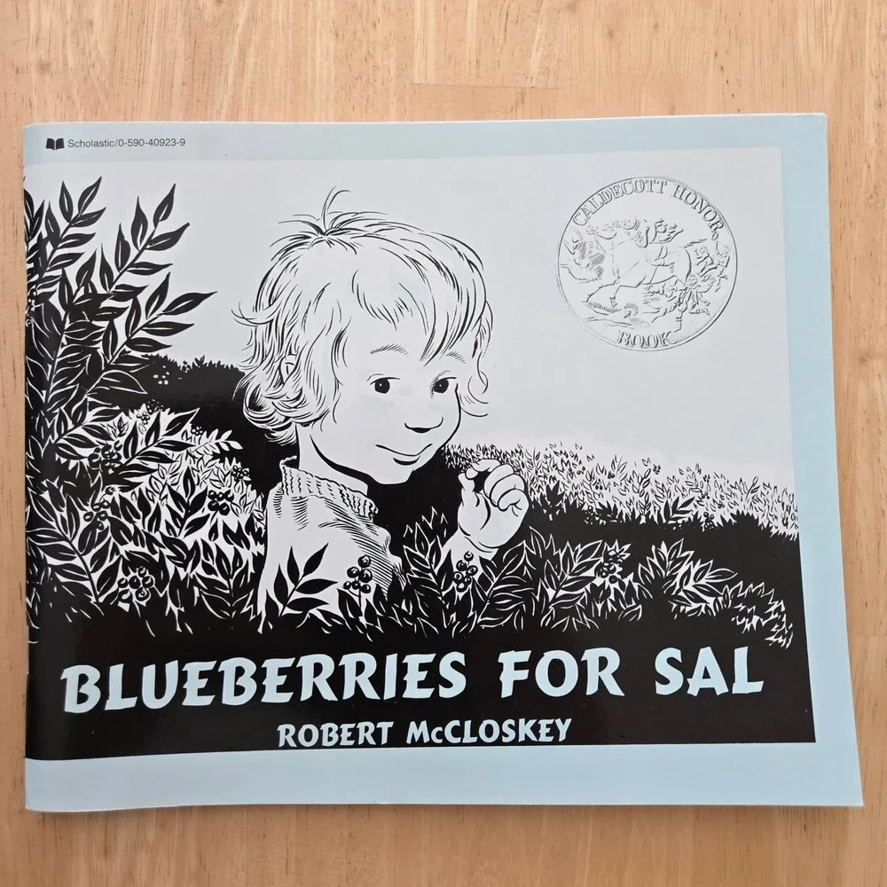 Blueberries for Sal Robert McCloskey Scholastic Paperback Caldecott Honor Book